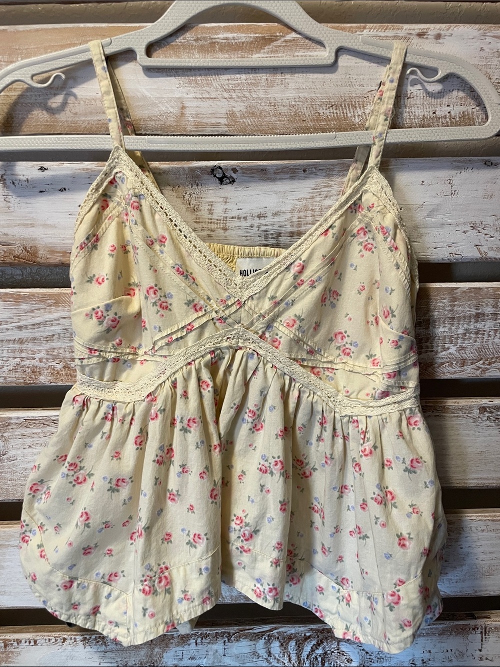 Hollister Pale Butter Yellow Floral Lace-Trim Cami Top Size XS - Picture 2 of 5